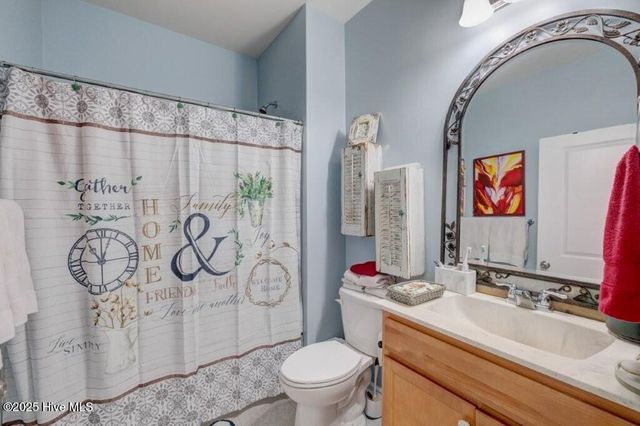 521 Lyrebird Avenue, Wilmington, NC 28412