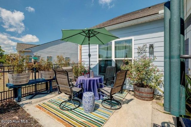 521 Lyrebird Avenue, Wilmington, NC 28412