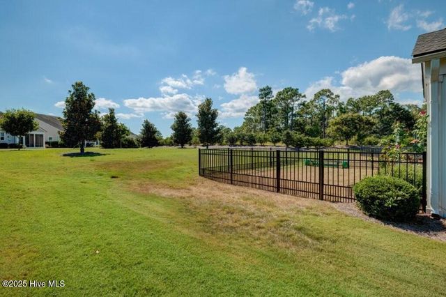 521 Lyrebird Avenue, Wilmington, NC 28412