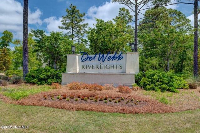 521 Lyrebird Avenue, Wilmington, NC 28412