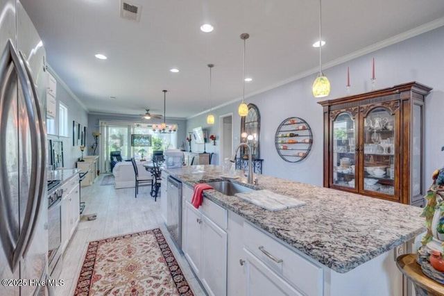 521 Lyrebird Avenue, Wilmington, NC 28412