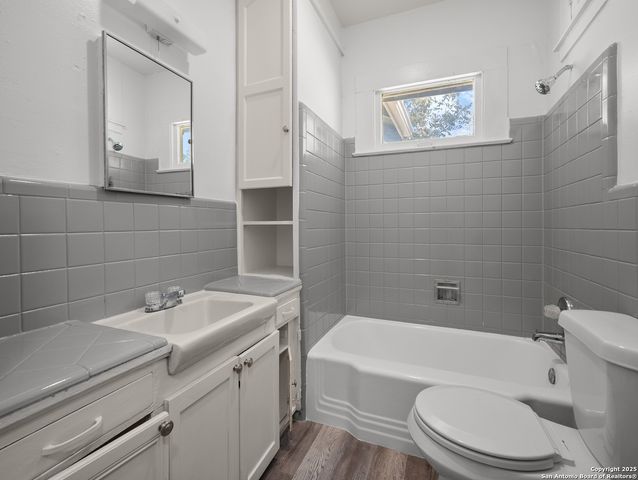 339 Kayton, San Antonio, TX 78210