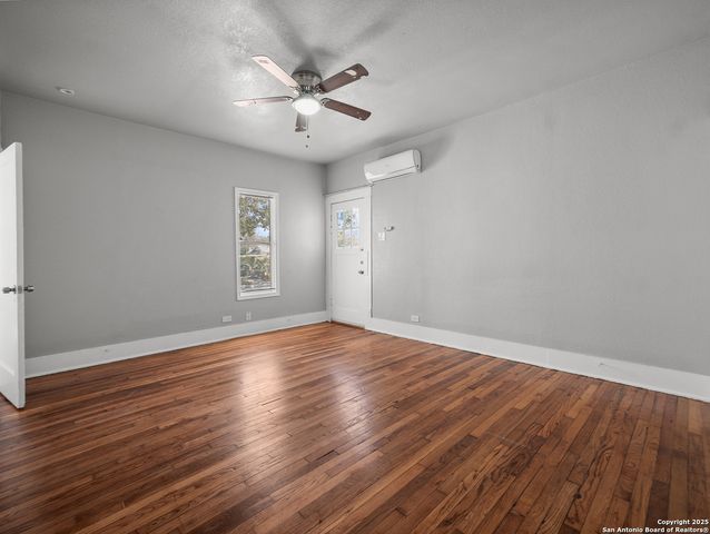 339 Kayton, San Antonio, TX 78210