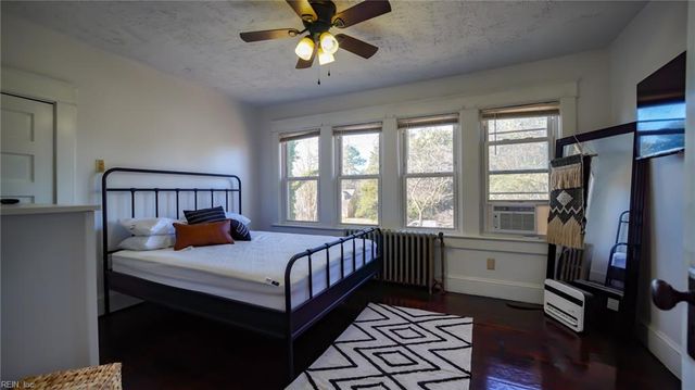 3833 Turnpike RD, Portsmouth, VA 23701