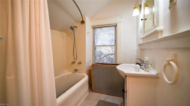 3833 Turnpike RD, Portsmouth, VA 23701