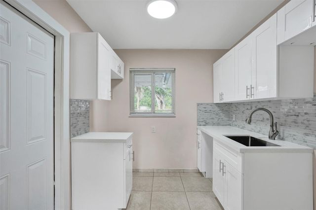 5903 Mckinley St, Hollywood, FL 33021