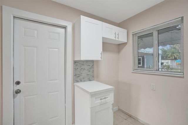 5903 Mckinley St, Hollywood, FL 33021