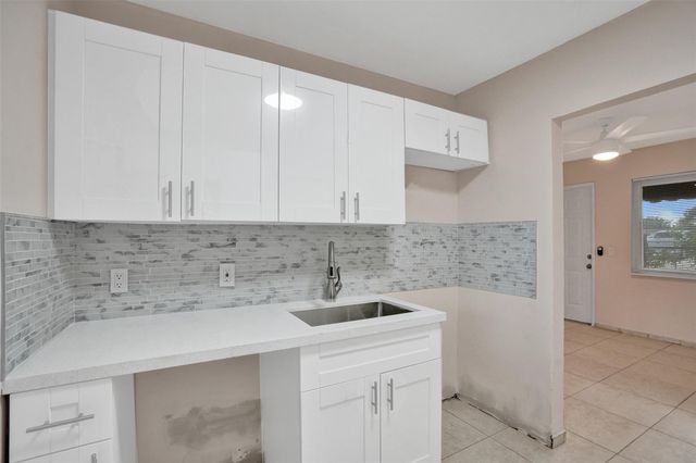 5903 Mckinley St, Hollywood, FL 33021