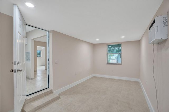 5903 Mckinley St, Hollywood, FL 33021