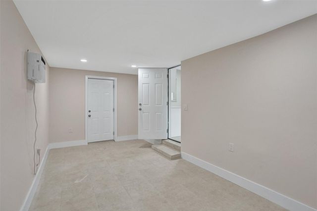 5903 Mckinley St, Hollywood, FL 33021