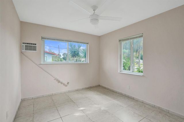 5903 Mckinley St, Hollywood, FL 33021
