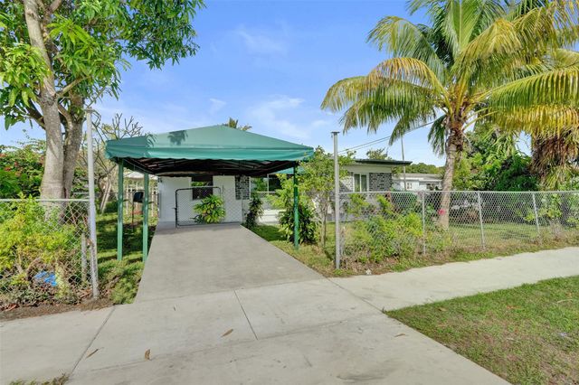 5903 Mckinley St, Hollywood, FL 33021