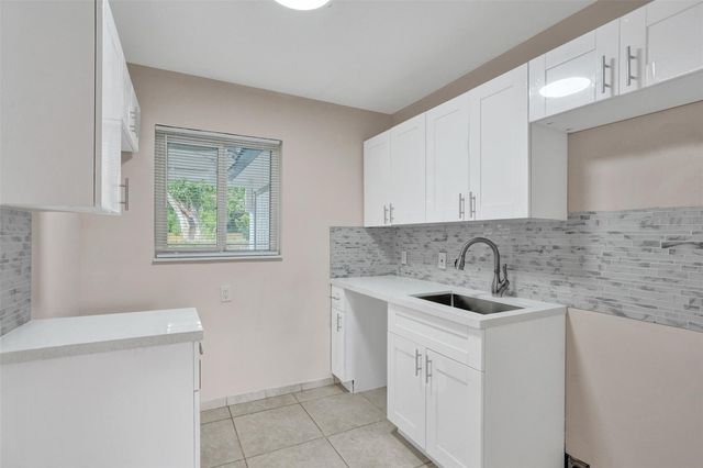 5903 Mckinley St, Hollywood, FL 33021