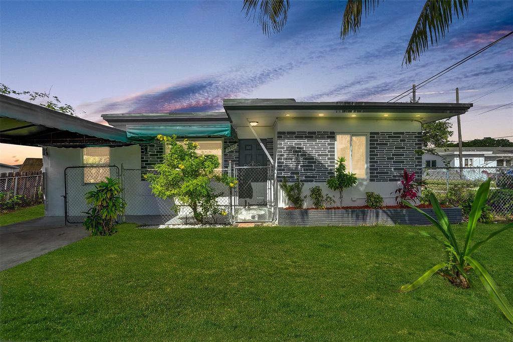 5903 Mckinley St, Hollywood, FL 33021