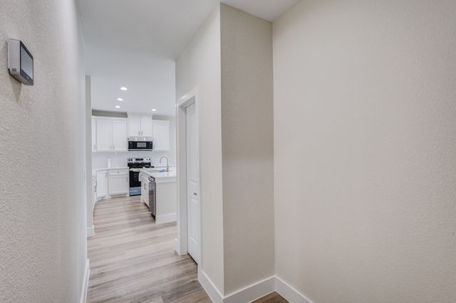 1625 Avenue D, Grand Prairie, TX 75051