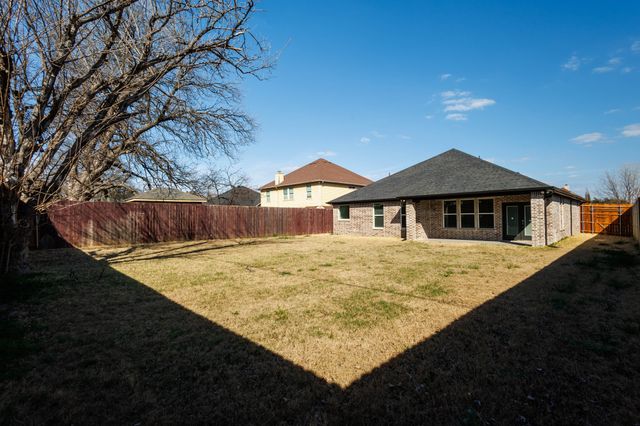 1625 Avenue D, Grand Prairie, TX 75051