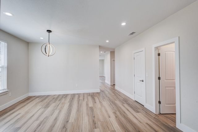 1625 Avenue D, Grand Prairie, TX 75051