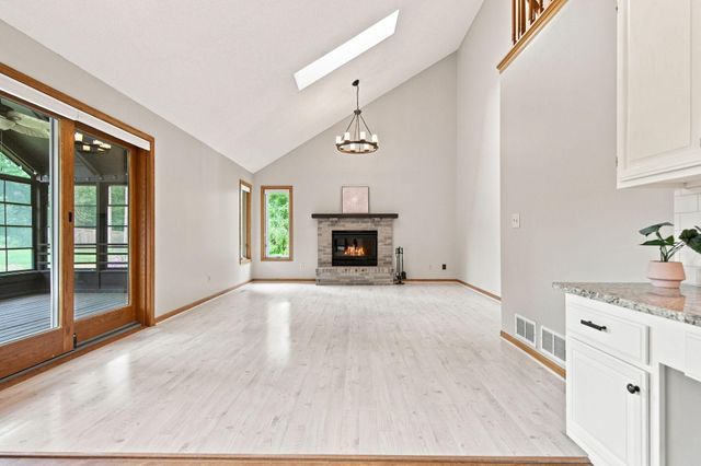 10340 Summer Place, Eden Prairie, MN 55347
