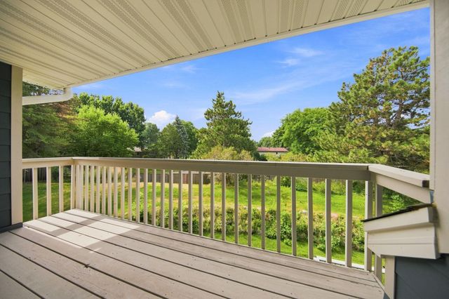 10340 Summer Place, Eden Prairie, MN 55347