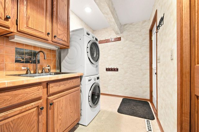 10340 Summer Place, Eden Prairie, MN 55347