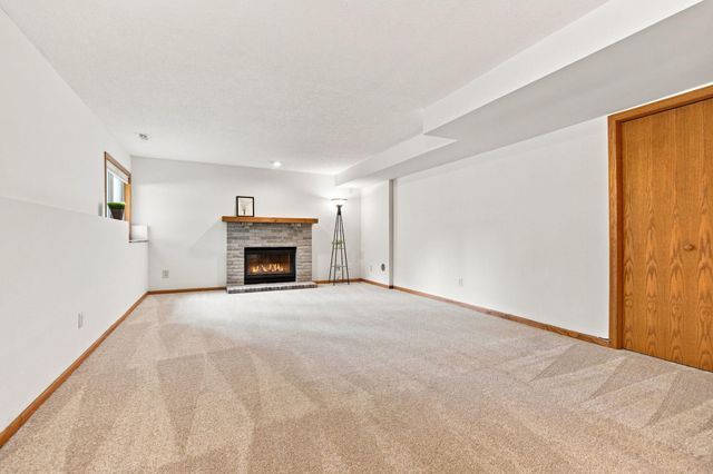 10340 Summer Place, Eden Prairie, MN 55347