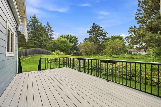 10340 Summer Place, Eden Prairie, MN 55347