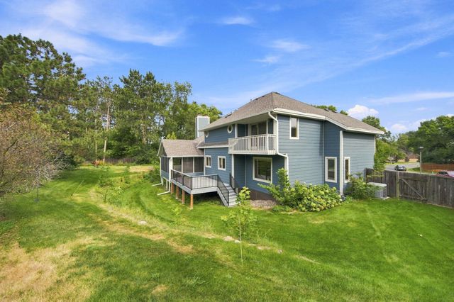 10340 Summer Place, Eden Prairie, MN 55347