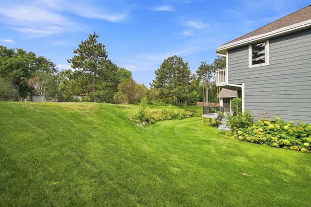 10340 Summer Place, Eden Prairie, MN 55347