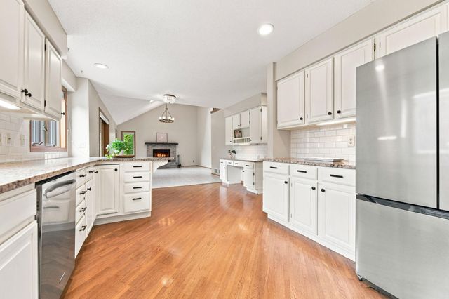 10340 Summer Place, Eden Prairie, MN 55347