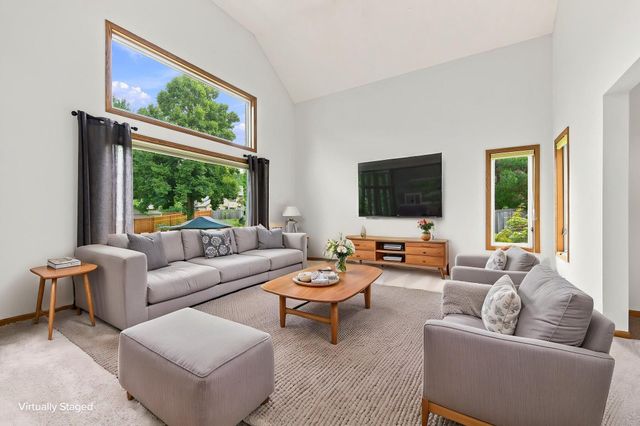 10340 Summer Place, Eden Prairie, MN 55347