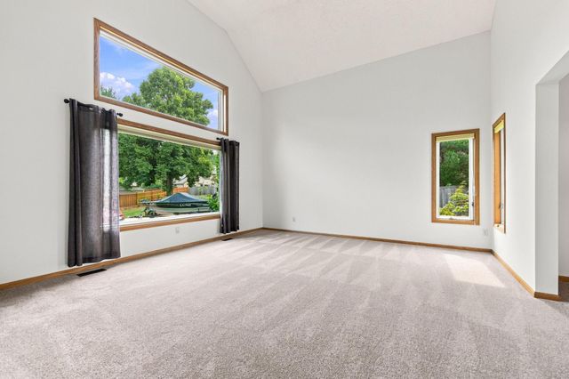10340 Summer Place, Eden Prairie, MN 55347