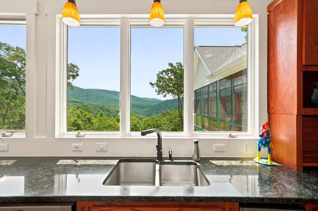 714 Clearview Drive, Talking Rock, GA 30175