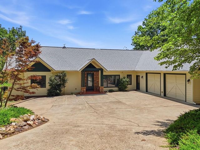 714 Clearview Drive, Talking Rock, GA 30175