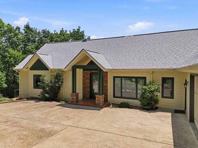 714 Clearview Drive, Talking Rock, GA 30175
