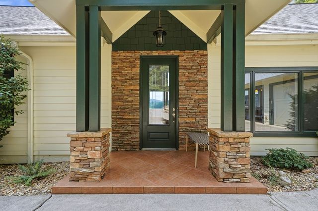714 Clearview Drive, Talking Rock, GA 30175