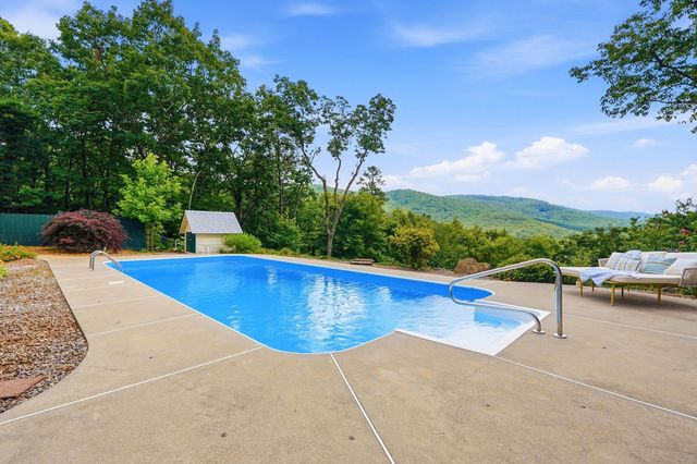 714 Clearview Drive, Talking Rock, GA 30175