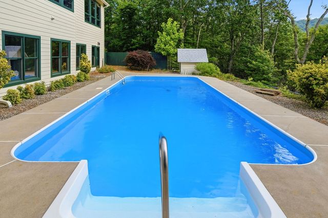 714 Clearview Drive, Talking Rock, GA 30175