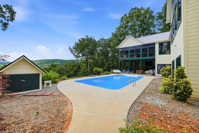 714 Clearview Drive, Talking Rock, GA 30175