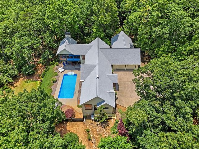 714 Clearview Drive, Talking Rock, GA 30175