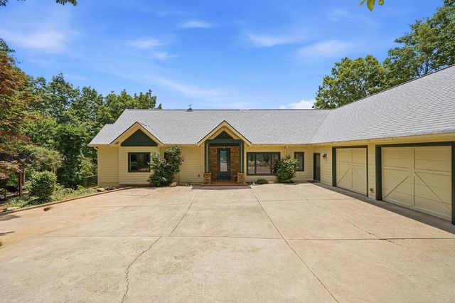714 Clearview Drive, Talking Rock, GA 30175