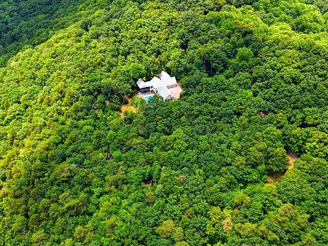 714 Clearview Drive, Talking Rock, GA 30175