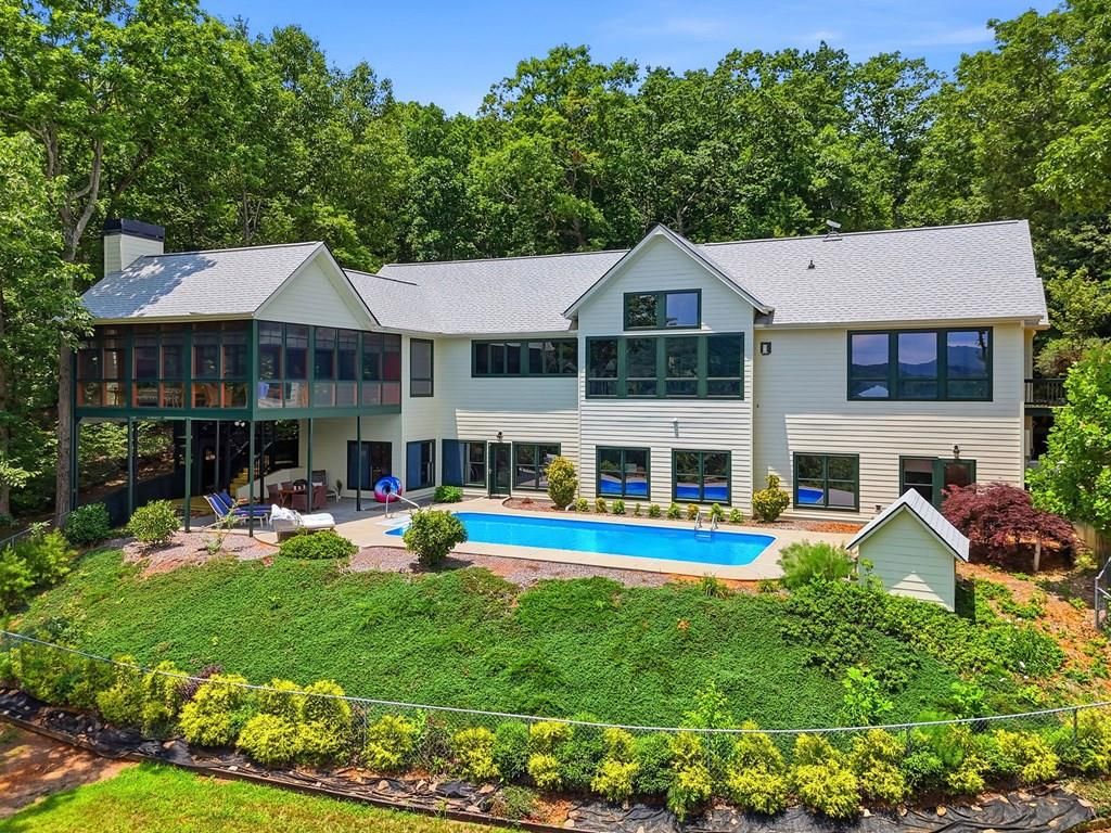 714 Clearview Drive, Talking Rock, GA 30175