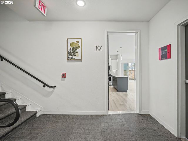 425 Ne BRYANT St 101, Portland, OR 97211