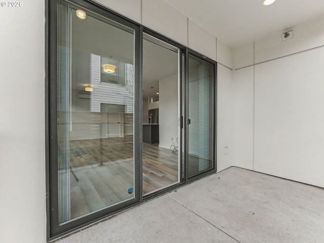 425 Ne BRYANT St 101, Portland, OR 97211