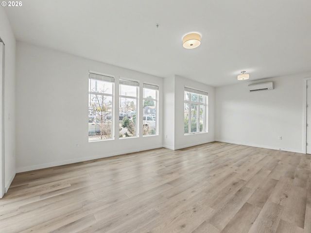 425 Ne BRYANT St 101, Portland, OR 97211