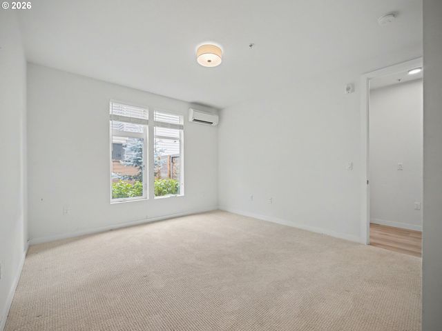 425 Ne BRYANT St 101, Portland, OR 97211