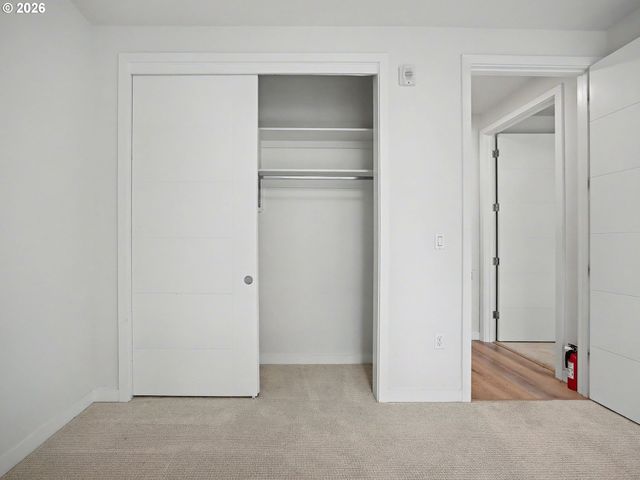 425 Ne BRYANT St 101, Portland, OR 97211