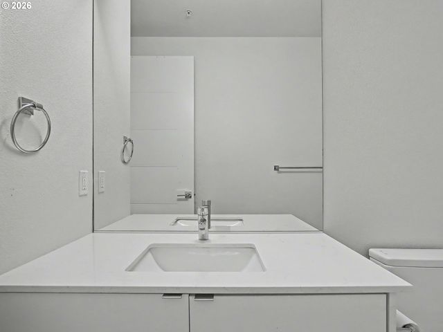 425 Ne BRYANT St 101, Portland, OR 97211