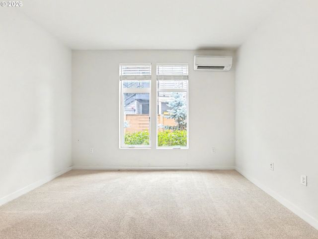 425 Ne BRYANT St 101, Portland, OR 97211