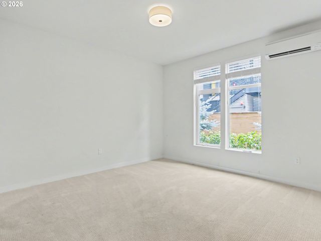 425 Ne BRYANT St 101, Portland, OR 97211